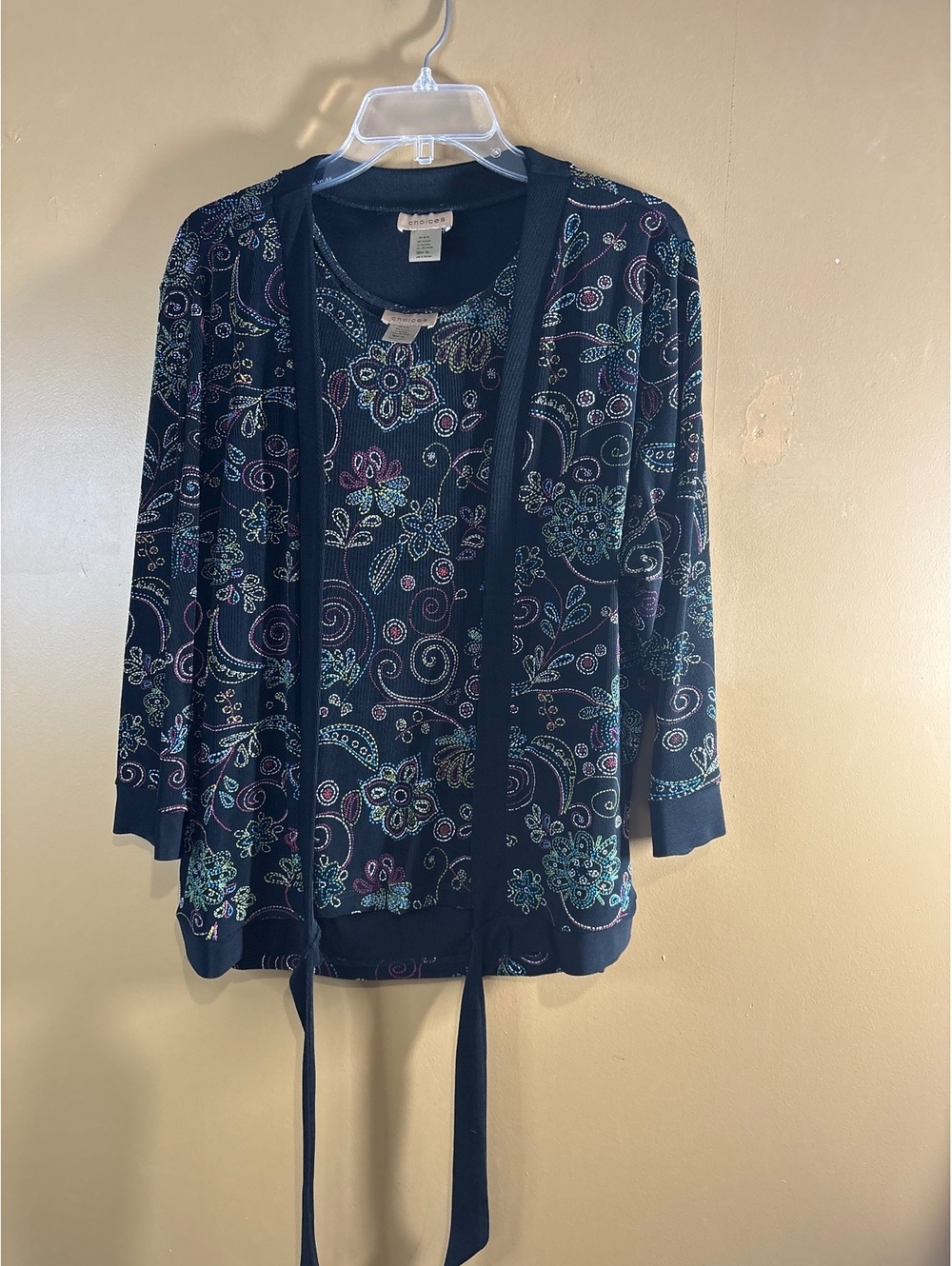 HC1159 Choices Women's XL Floral Patterned Cardigan and Top Set